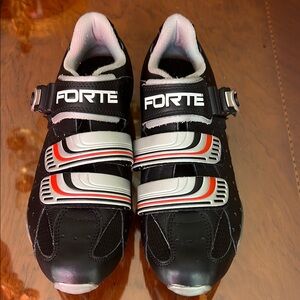 Forte Black and Silver Cycling/ Spin Shoes Size 8 with bicycle cleats on pedals
